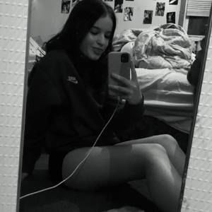 Meet your Posher, Ella